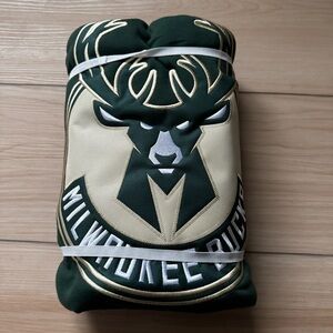 Milwaukee Bucks Green and Cream Sweatshirt Blanket